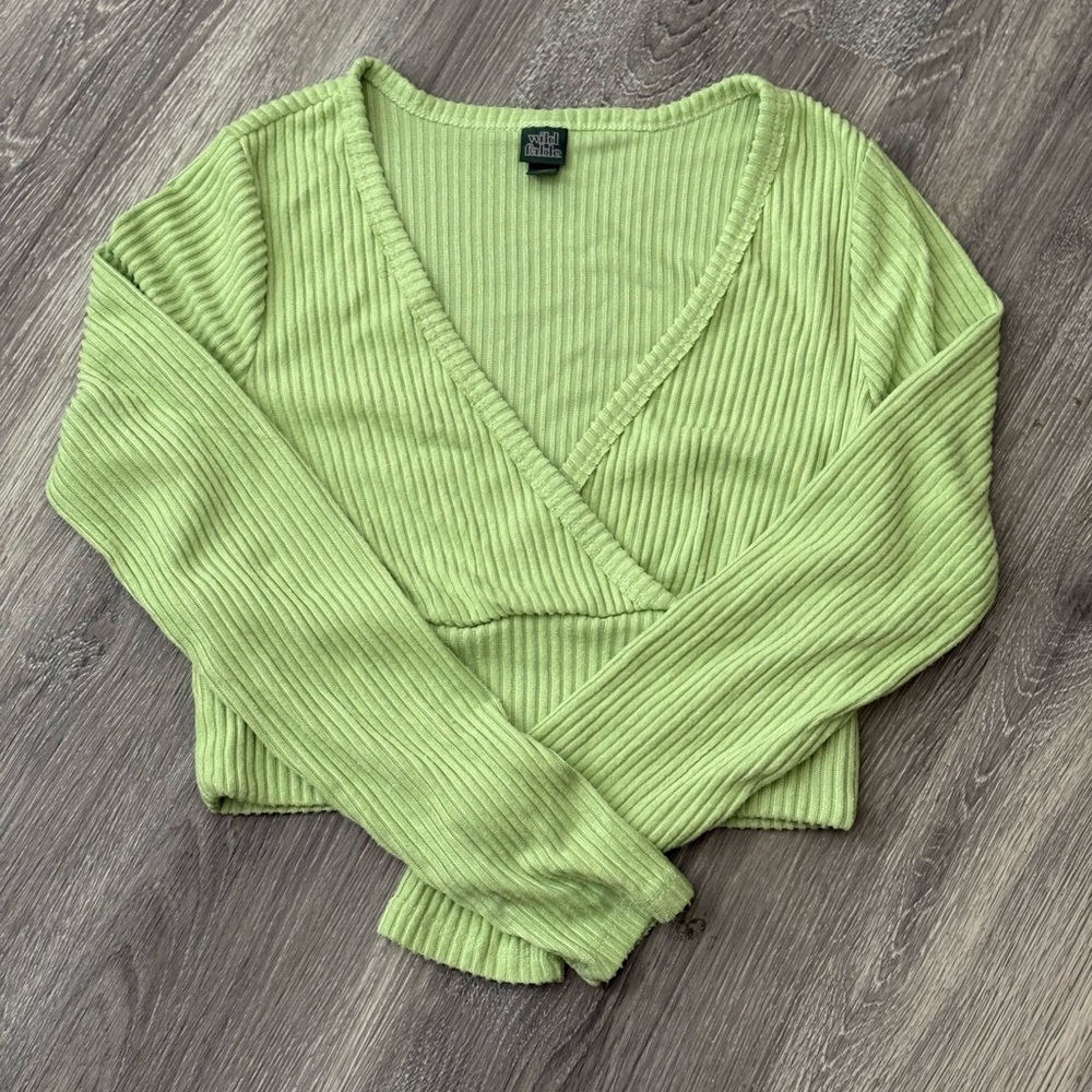 💚✨ Wild Fable Ribbed Long-Sleeve Crop Top — Light Green — Size M — EUC ✨💚